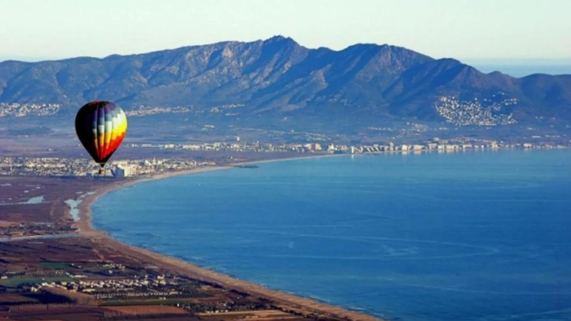 Apartment With Scenic View Ρόζες