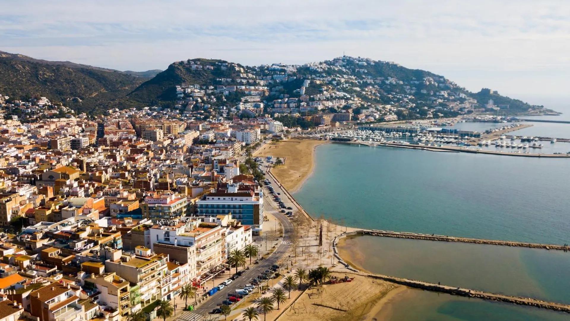 Apartment With Scenic View Ρόζες