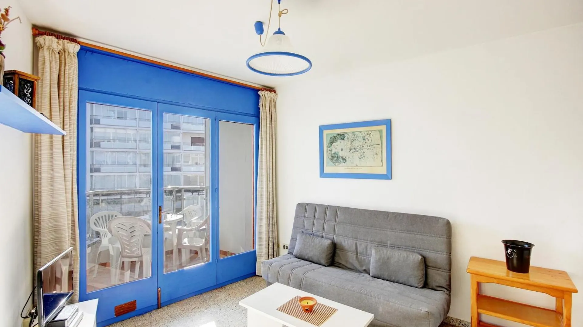 Apartment With Scenic View Ρόζες