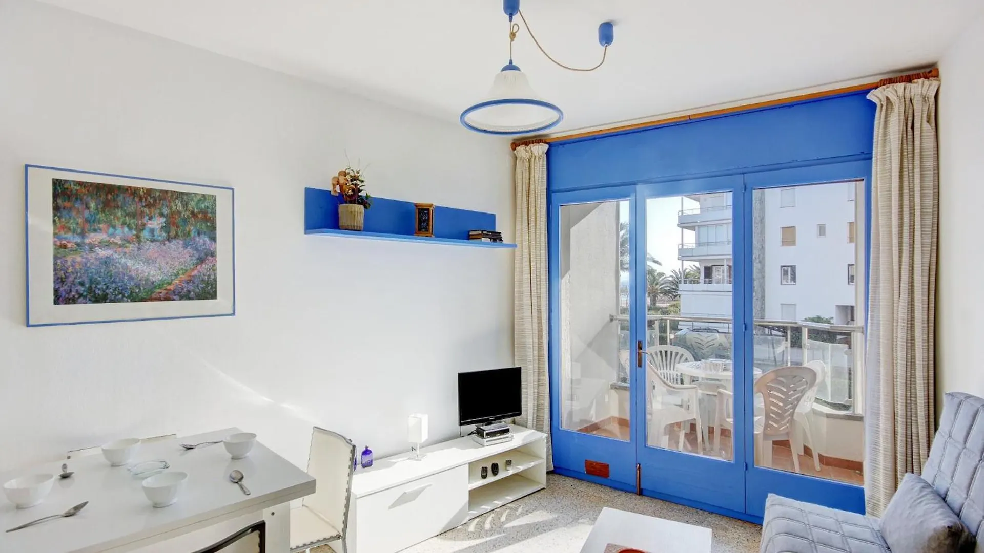 Apartment With Scenic View Roses