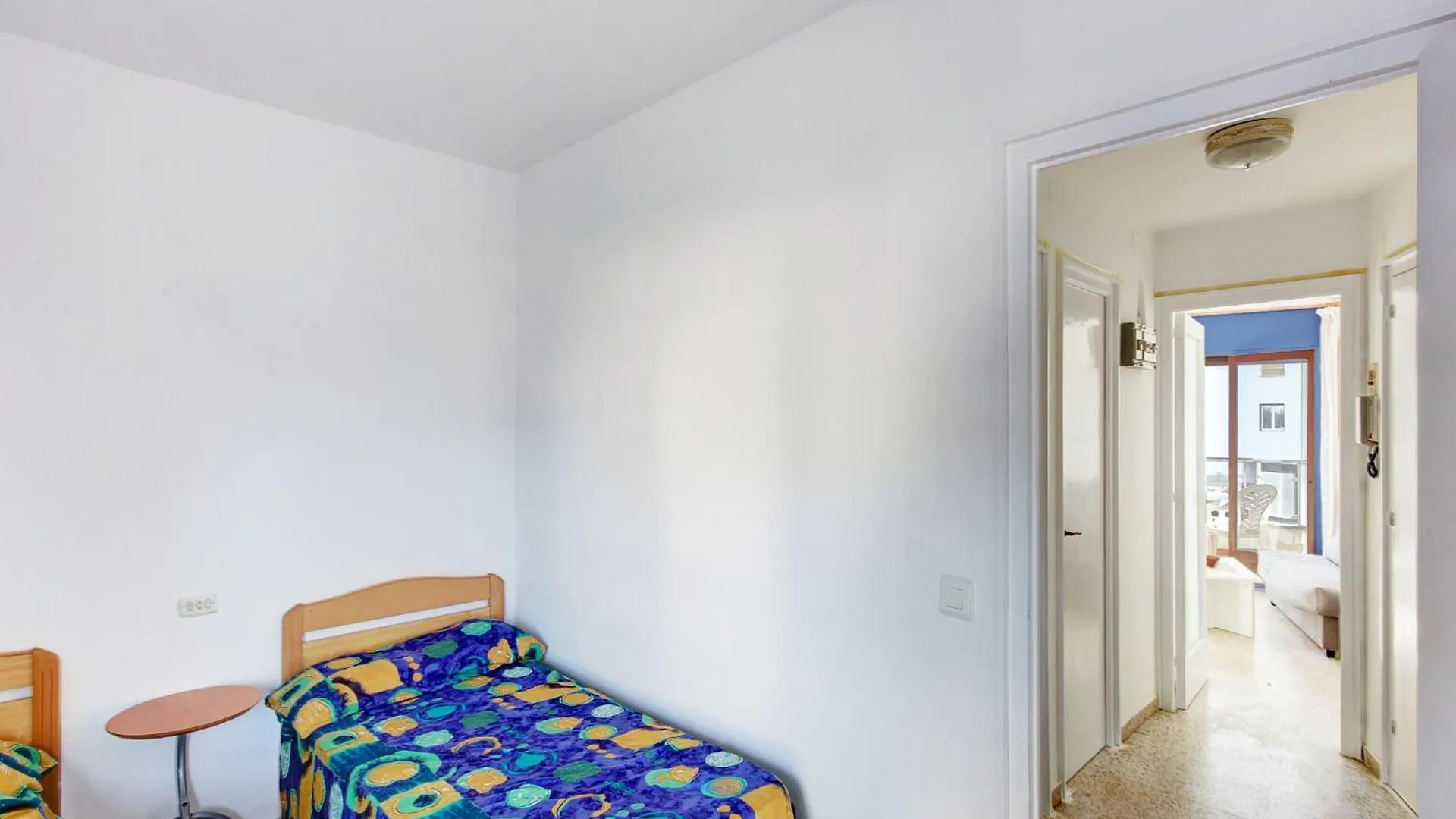 Apartment With Scenic View Roses