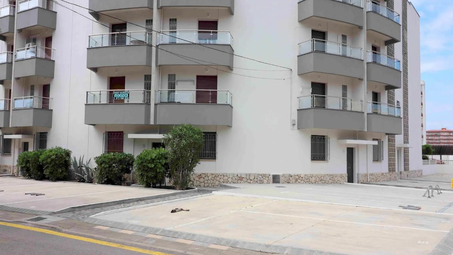 Apartment With Scenic View Roses